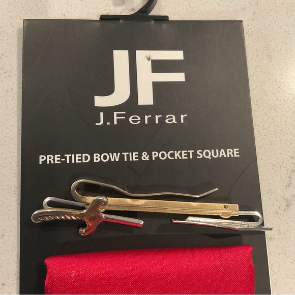 JF Ferrar Bow Tie & Pocket Square ⭐️w/extra bonus 🗡️Sword Tie Pin New condition - Picture 4 of 5